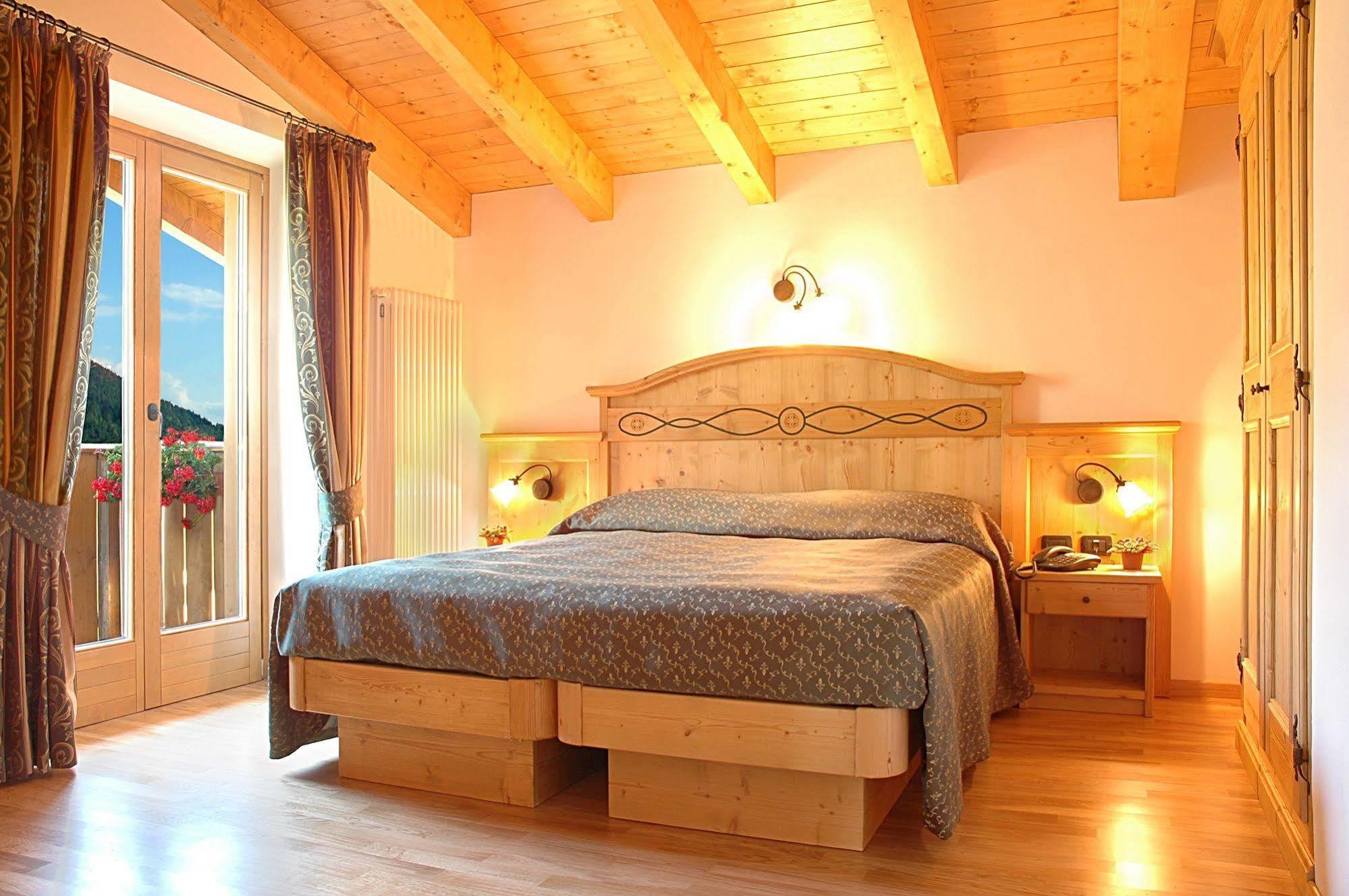 Hotel Garnì La Soldanella Madonna Esterno foto